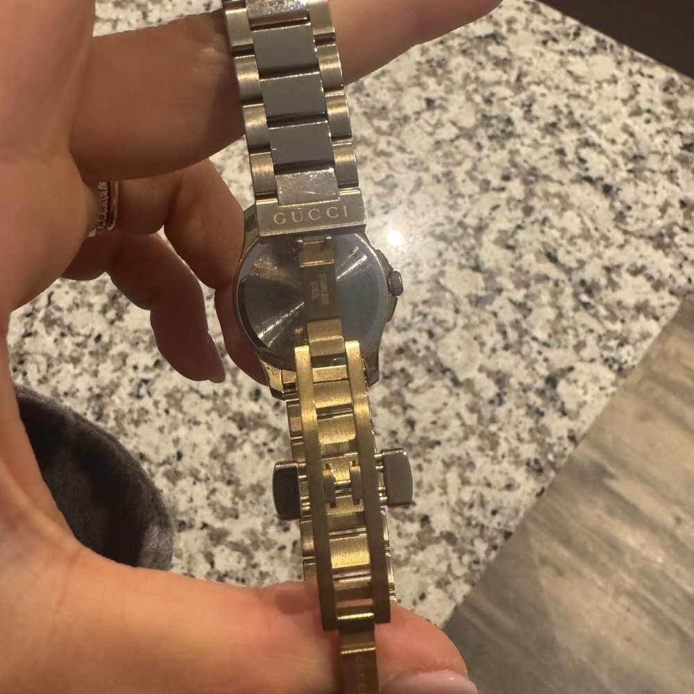 Gucci Gold-Tone Textured Dial Watch - Picture 4 of 6